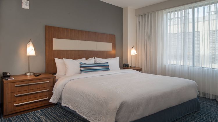 Residence Inn J Hopkins Medical Campus Room