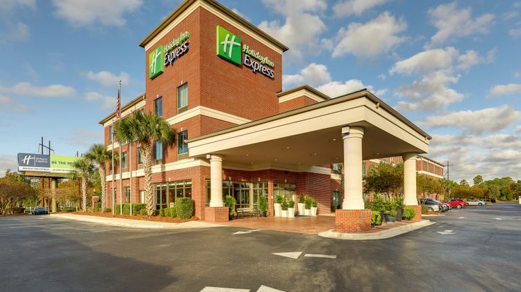 Holiday Inn Express Leland-Wilmington Exterior
