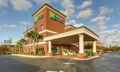 Holiday Inn Express Leland-Wilmington