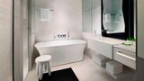 <b>JW Marriott Hotel Singapore South Beach Room</b>. Images powered by <a href="https://www.leonardoworldwide.com/" title="Leonardo Worldwide" target="_blank">Leonardo</a>.