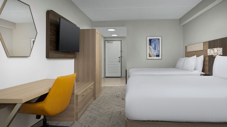 Holiday Inn Express & Suites Greensboro Room