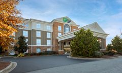 Holiday Inn Express & Suites Greensboro