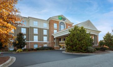 Holiday Inn Express & Suites Greensboro