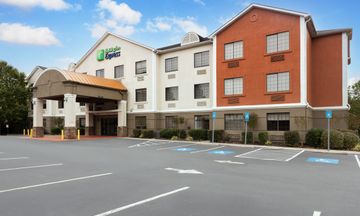 Holiday Inn Express & Stes Acworth
