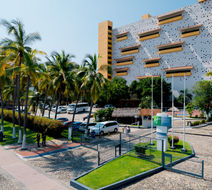 Holiday Inn Resort Ixtapa Exterior
