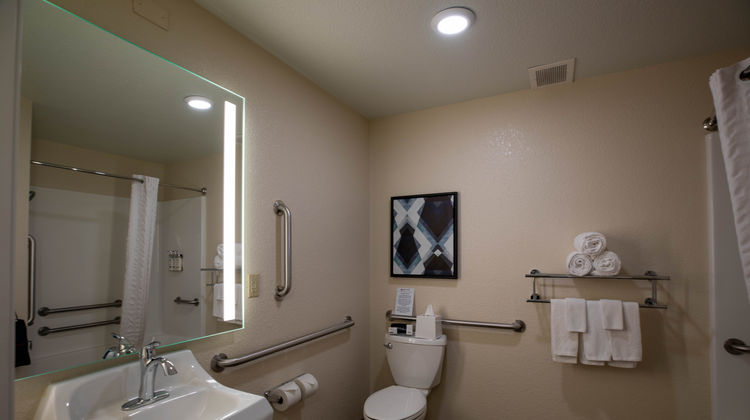 Candlewood Suites St Joseph Room