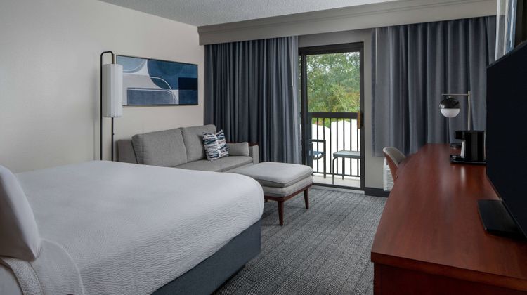 Courtyard New Orleans Covington Room