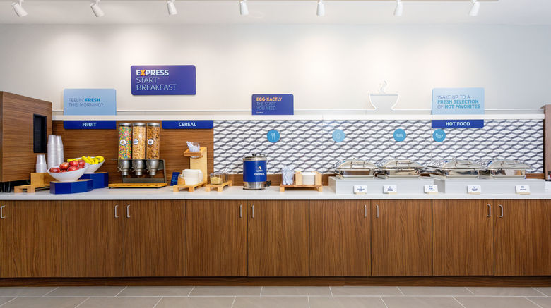 <b>Holiday Inn Express & Suites Tampa Restaurant</b>. Images powered by <a href="https://www.leonardoworldwide.com/" title="Leonardo Worldwide" target="_blank">Leonardo</a>.