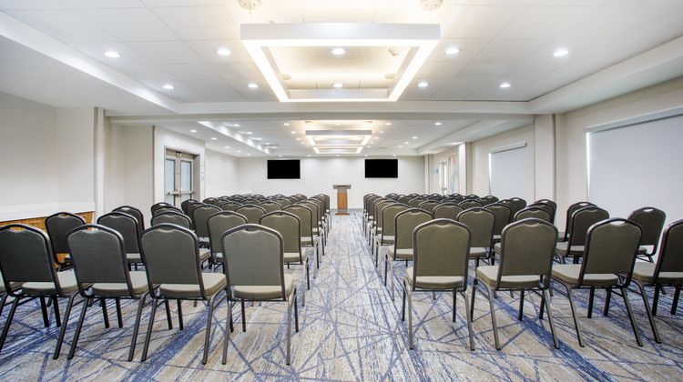 Holiday Inn Express & Suites Tampa Meeting