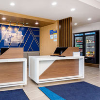 Holiday Inn Express & Suites Tampa