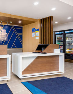 Holiday Inn Express & Suites Tampa