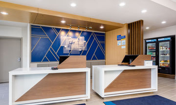 Holiday Inn Express & Suites Tampa