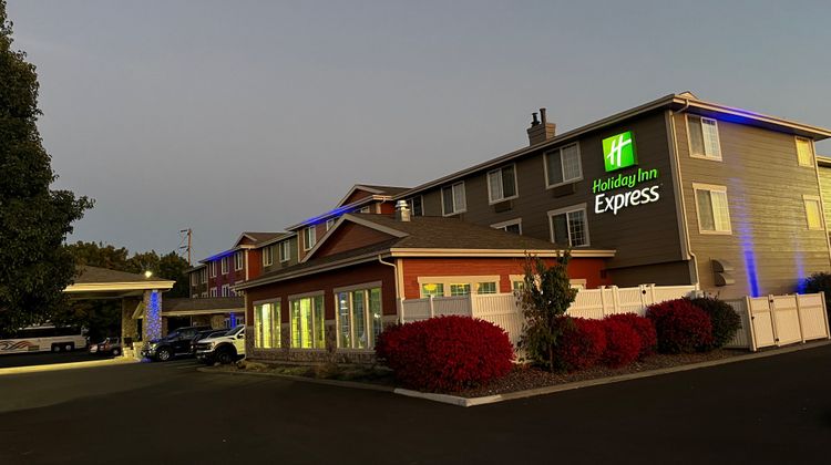 Holiday Inn Express Walla Walla Exterior