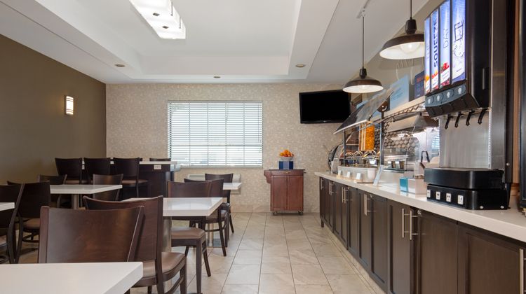 Holiday Inn Express & Suites Barrie Restaurant