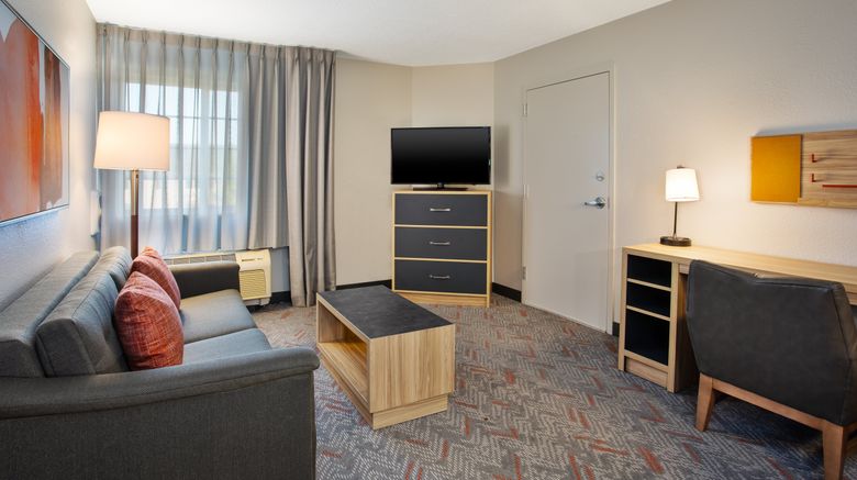 <b>Candlewood Suites Kenosha Room</b>. Images powered by <a href="https://www.leonardoworldwide.com/" title="Leonardo Worldwide" target="_blank">Leonardo</a>.