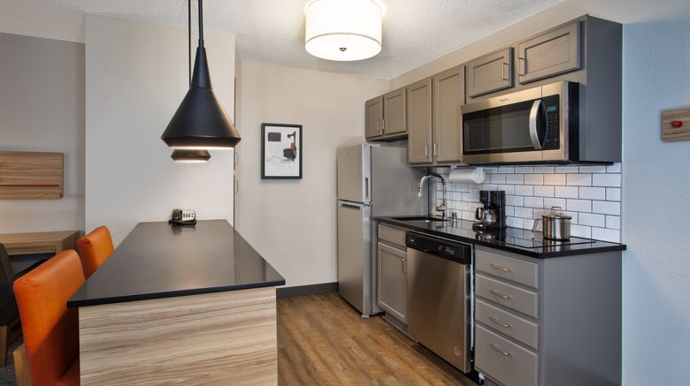<b>Candlewood Suites Kenosha Room</b>. Images powered by <a href="https://www.leonardoworldwide.com/" title="Leonardo Worldwide" target="_blank">Leonardo</a>.