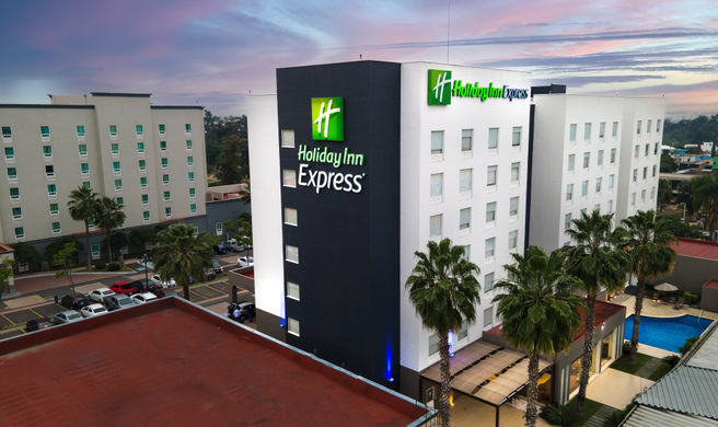 Holiday Inn Express Guadalajara Airport Exterior