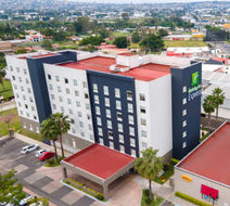 Holiday Inn Express Guadalajara Airport Exterior