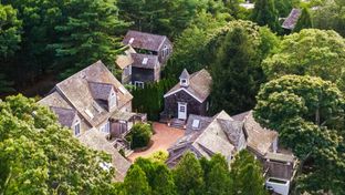 East Hampton Point Hotel