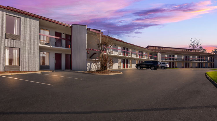 Red Roof Inn & Suites Monroe, NC Exterior