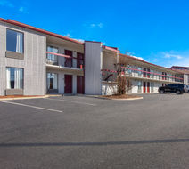 Red Roof Inn & Suites Monroe, NC Exterior