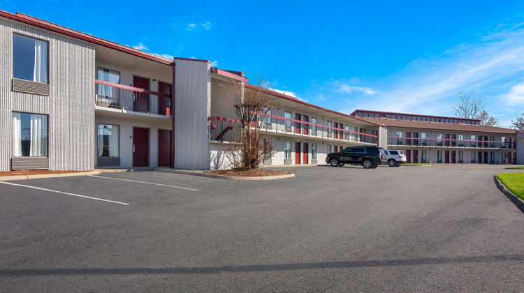 Red Roof Inn & Suites Monroe, NC Exterior