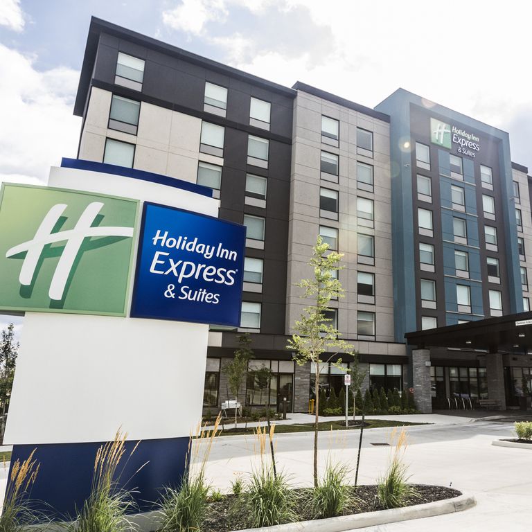 Holiday Inn Express & Stes Airport South