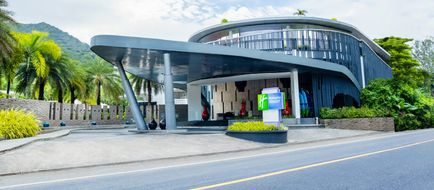 Holiday Inn Resort Phuket Karon Beach Exterior
