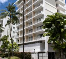 Oasis Hotel Waikiki Exterior