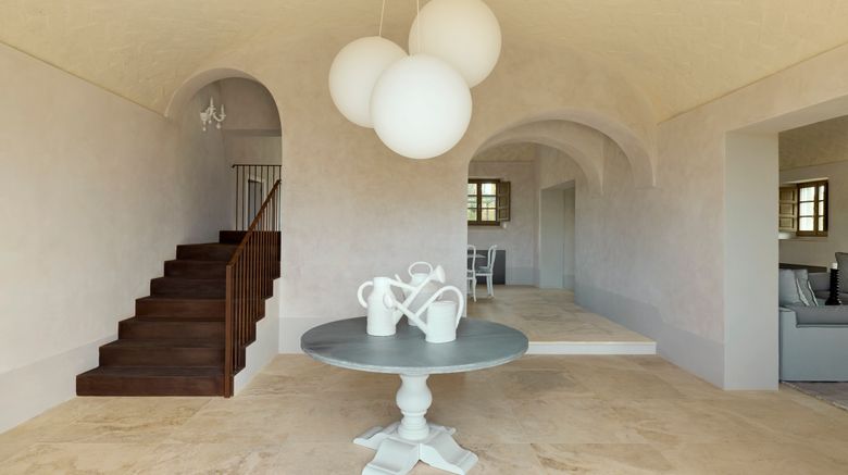 <b>Como Castello del Nero Lobby</b>. Images powered by <a href="https://www.leonardoworldwide.com/" title="Leonardo Worldwide" target="_blank">Leonardo</a>.