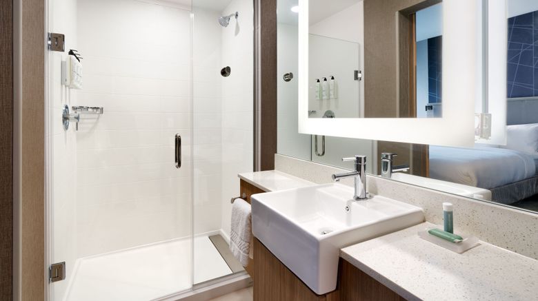 <b>Springhill Suites Phoenix Scottsdale Room</b>. Images powered by <a href="https://www.leonardoworldwide.com/" title="Leonardo Worldwide" target="_blank">Leonardo</a>.