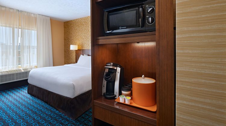 Fairfield Inn & Suites Lincoln Airport Suite