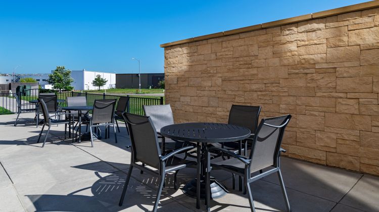 Fairfield Inn & Suites Lincoln Airport Exterior