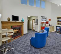 TownePlace Suites Milwaukee Brookfield Lobby