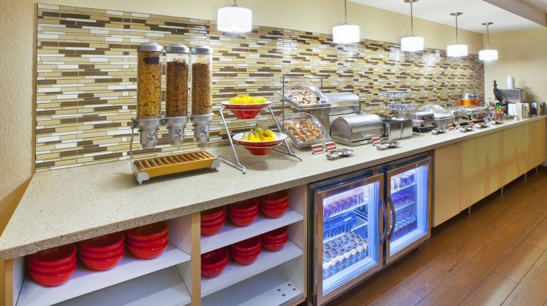<b>TownePlace Suites Milwaukee Brookfield Restaurant</b>. Images powered by <a href="https://www.leonardoworldwide.com/" title="Leonardo Worldwide" target="_blank">Leonardo</a>.