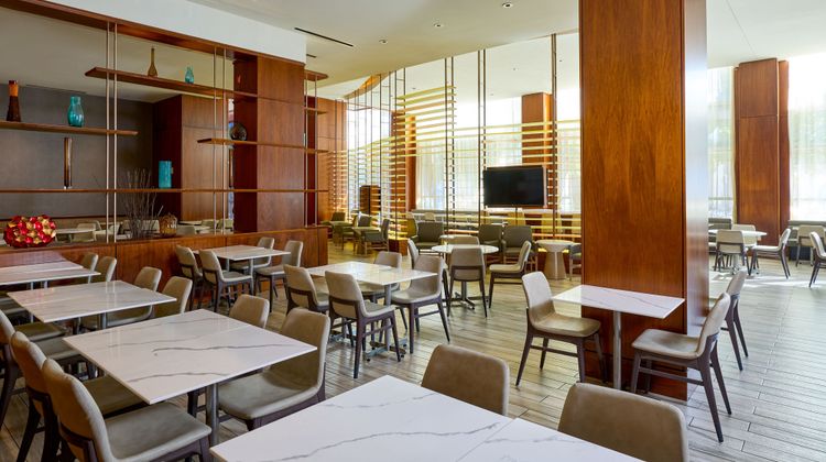 Residence Inn Arlington Capital View Lobby