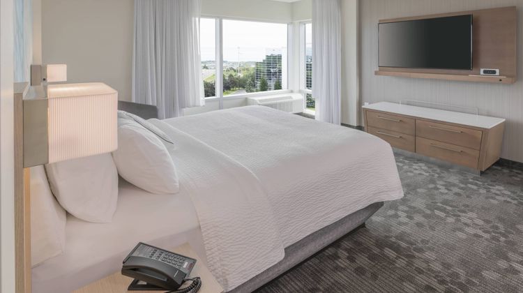 Courtyard by Marriott Burlington Room