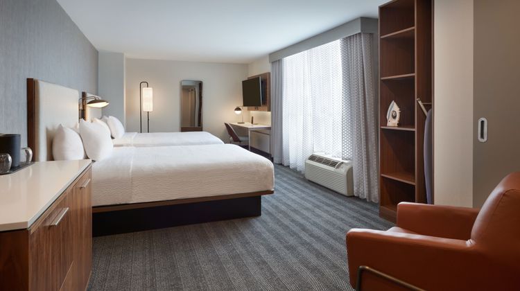 Courtyard By Marriott Kitchener Suite