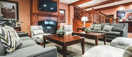 Town & Country Inn & Suites Lobby