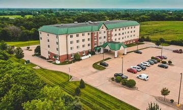 Town & Country Inn & Suites