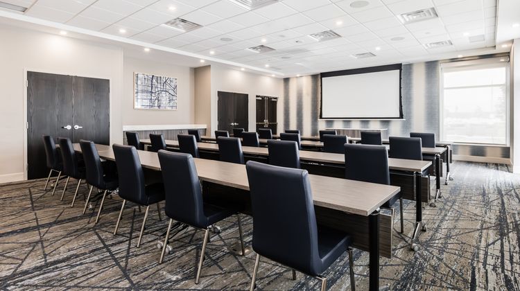 Holiday Inn Express & Stes Airport South Meeting
