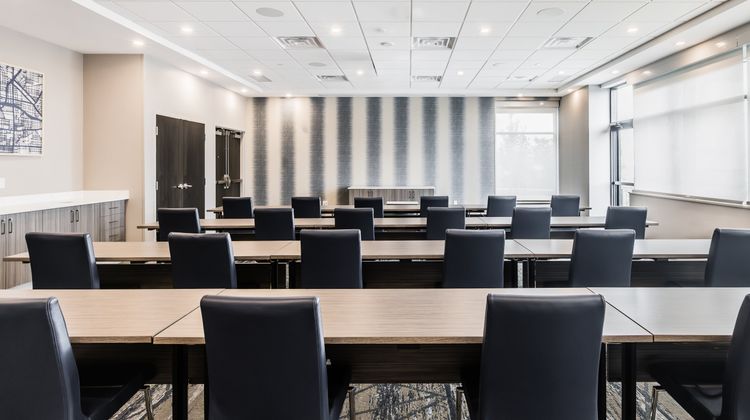 Holiday Inn Express & Stes Airport South Meeting