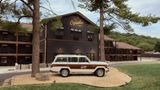 The Ozarker Lodge Exterior