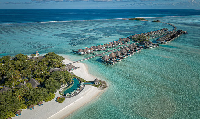 Four Seasons Resort at Kuda Huraa Exterior