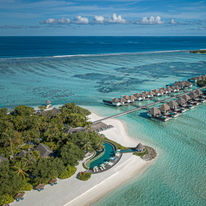 Four Seasons Resort at Kuda Huraa