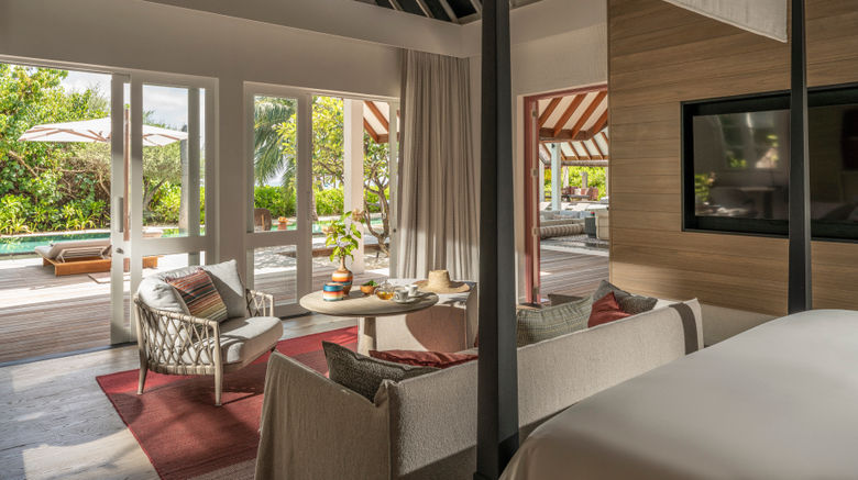 <b>Four Seasons Resort at Landaa Giraavaru Room</b>. Images powered by <a href="https://www.leonardoworldwide.com/" title="Leonardo Worldwide" target="_blank">Leonardo</a>.