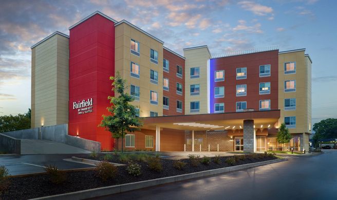 Fairfield Inn & Suites-University Area Exterior
