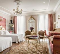 Gran Hotel La Perla Room