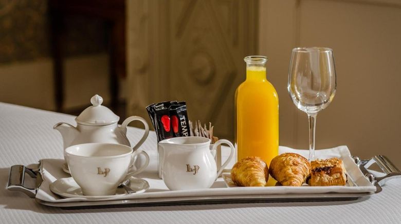 <b>Gran Hotel La Perla Room</b>. Images powered by <a href="https://www.leonardoworldwide.com/" title="Leonardo Worldwide" target="_blank">Leonardo</a>.