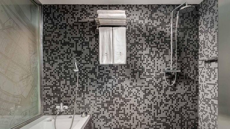 <b>Gran Hotel La Perla Room</b>. Images powered by <a href="https://www.leonardoworldwide.com/" title="Leonardo Worldwide" target="_blank">Leonardo</a>.